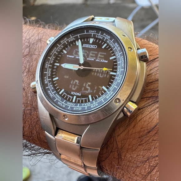 Chronographe homme Seiko Titanium H023-00D0 World Time - 100 m - Picture 1 of 13